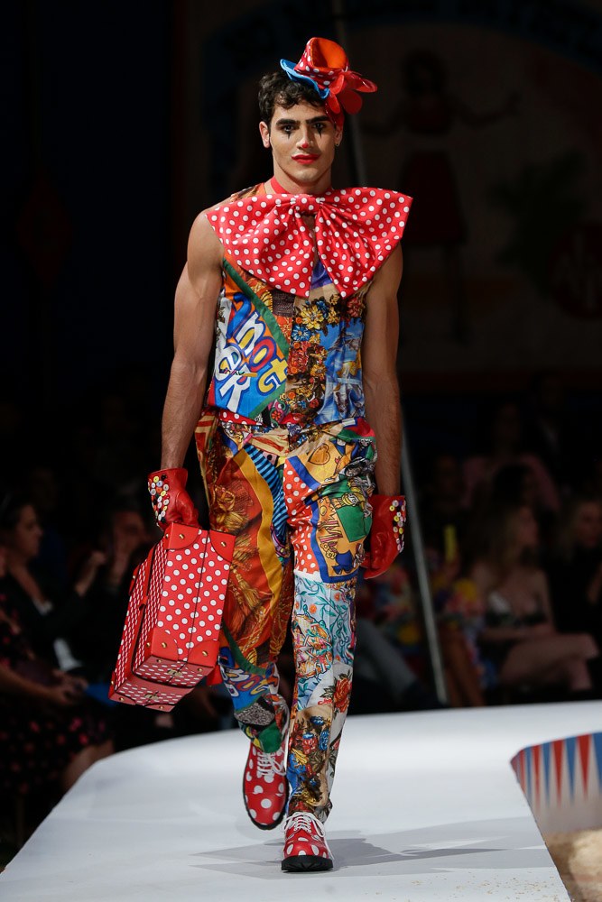 Moschino Spring-Summer 2019 Menswear Collection - Los ...
