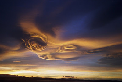 bhaggi collections: Worlds Rarest and Most Beautiful Cloud Formations