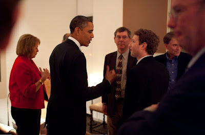 مارك زوكربرج مع رئيس الولايات المتحدة الأمريكية باراك أوباما