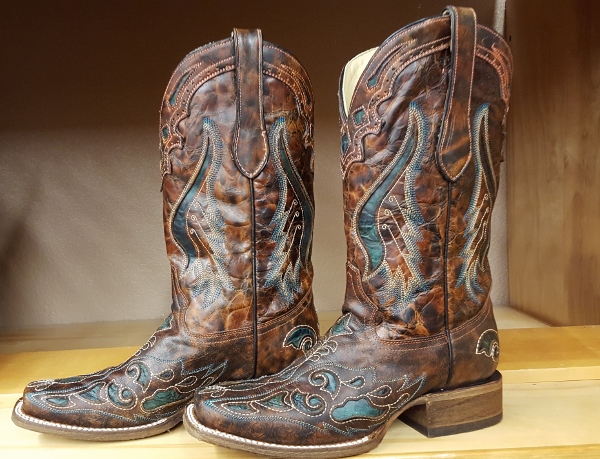 cowboy boots flat heel