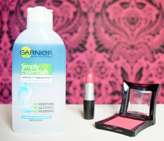 Raise The Waves Garnier Simply Essentials Soothing 2 in 1 Makeup
