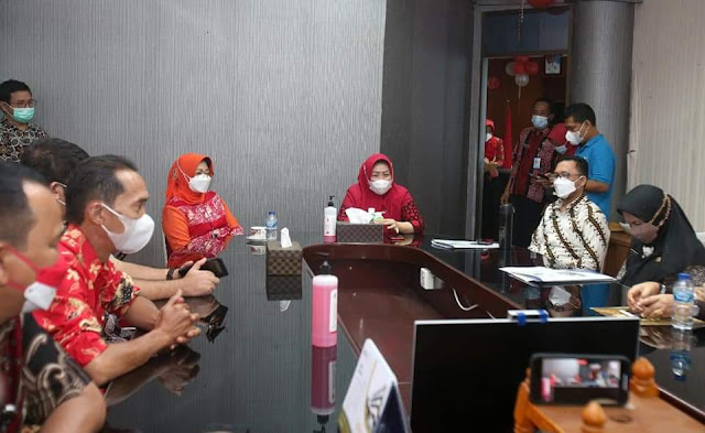 Sambut HUT ke 76 Kemerdekaan RI, Dinas Kominfo Jadi Juri Lomba Menghias Ruangan di Kantor Inspektorat Batam Sambut HUT ke 76 Kemerdekaan RI, Dinas Kominfo Jadi Juri Lomba Menghias Ruangan di Kantor Inspektorat Batam