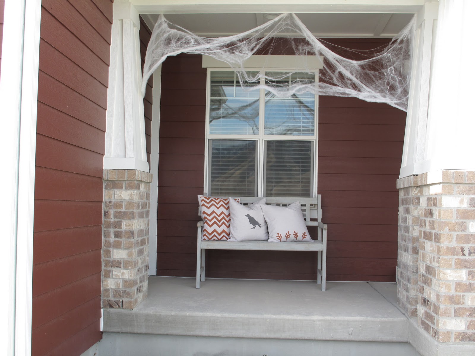 Little Miss Penny Wenny Freezer Paper and Spray Paint Zipper Free Pillows