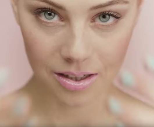 Eis De Werbung Es Rappelt Im Karton Lied aus der Werbung: Eis Werbung Song - Es rappelt im Karton feat