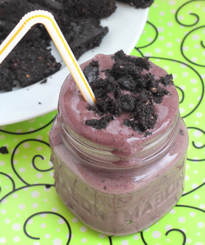 Mix it Up Chocolate Brownie Smoothie {Recipe ReDux}