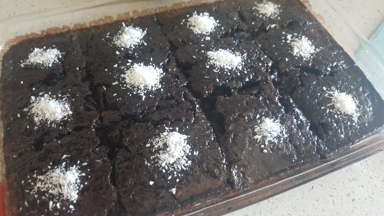 Safran Mutfakta Kolay Islak Kek (1 yumurta ile)