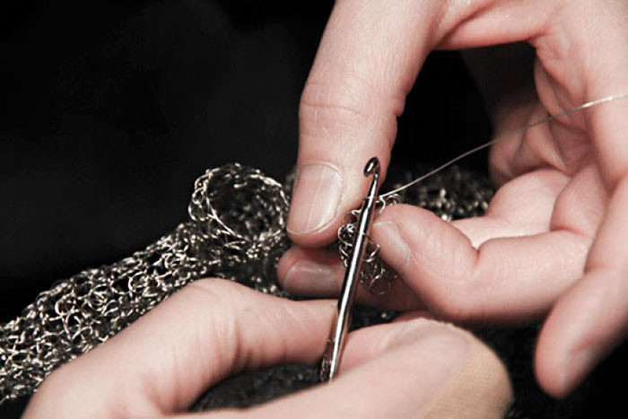 Anne Mondoro, ganchillo, corazon tres de, amigurumi corazon heart, alambre, corazon de hierro, como tejer un corazon, estas enfermo del corazon, manualidades con alambre