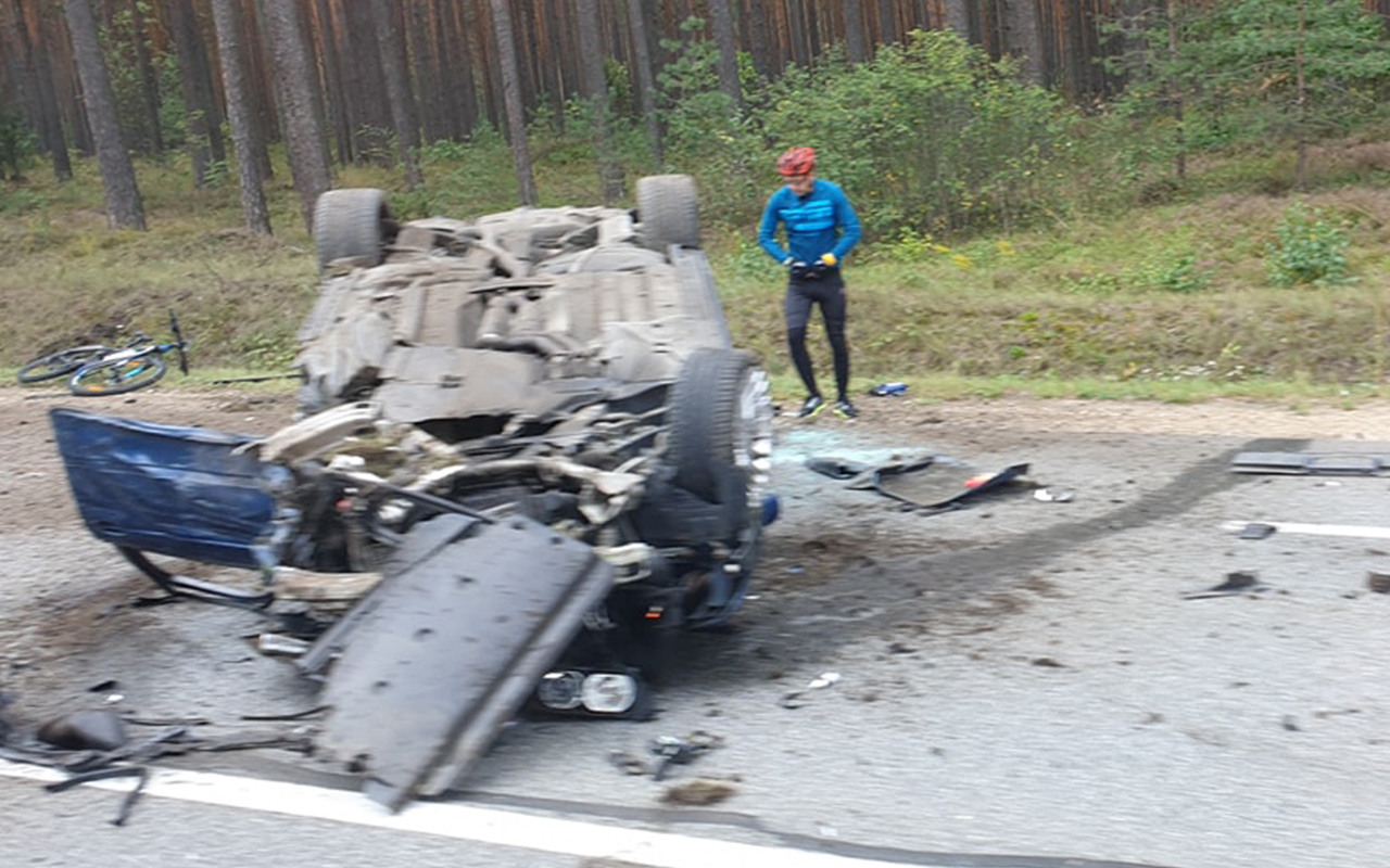 Četri cilvēki cietuši smagā avārijā uz Tallinas šosejas