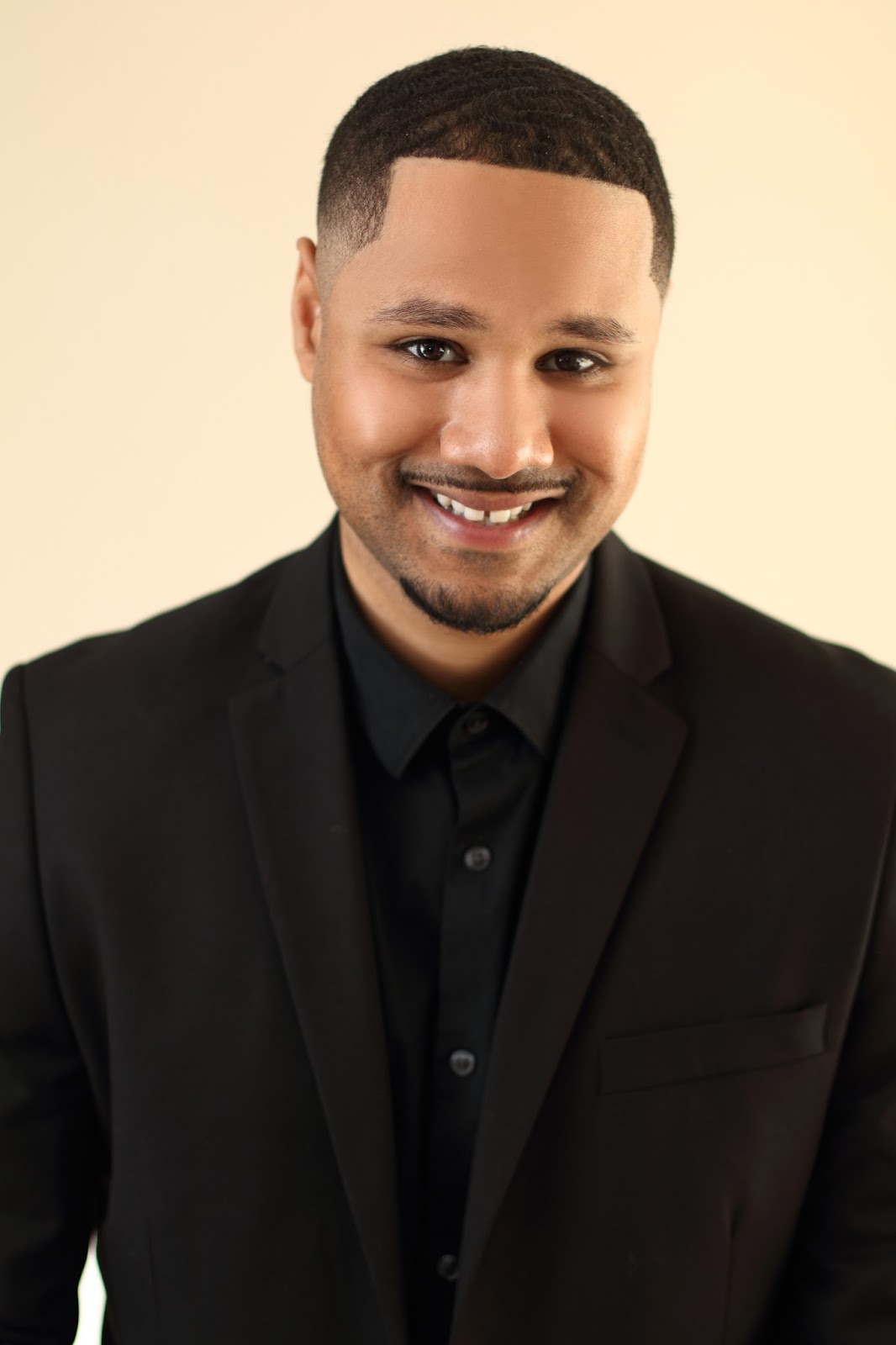 Seattle Artists Agency Jon Etiquette Signs with AA&M Management!