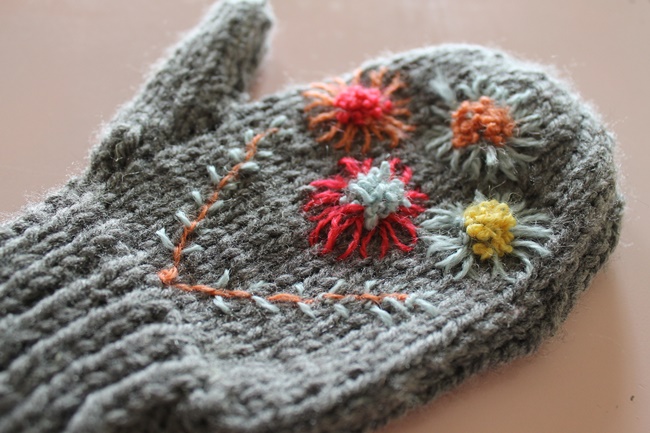 embroidered flower knitted mittens from va voom vintage embroidered flower knitted mittens from va voom vintage