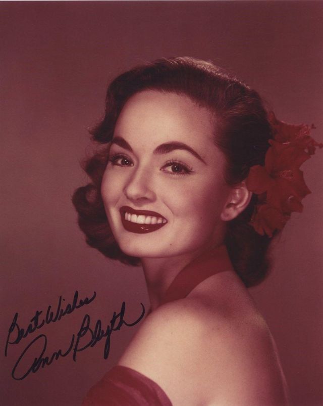 40 Glamorous Photos of Ann Blyth in the 1940s and ’50s Vintage Everyday