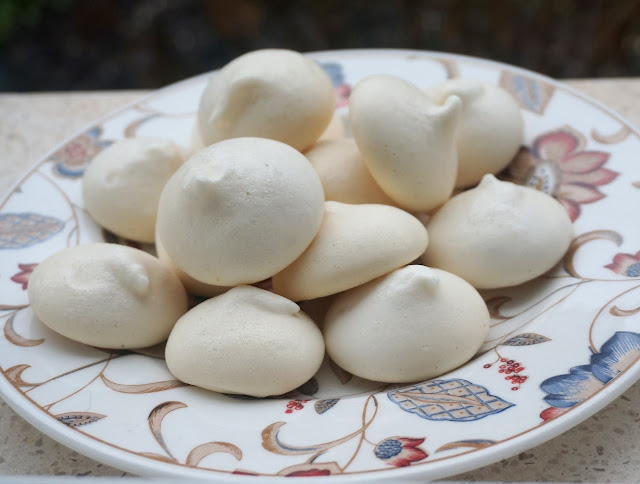 Merengues Sin Claras - Veganos - Aquafaba
