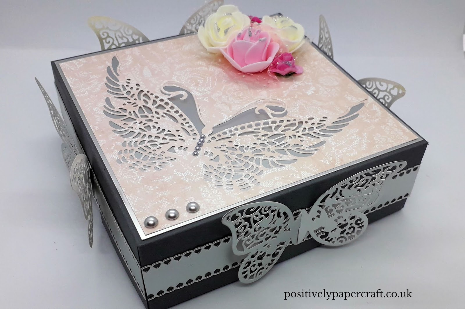 Positively papercraft Beautiful 6x6 Butterfly Box (FEAT ALINACRAFT)