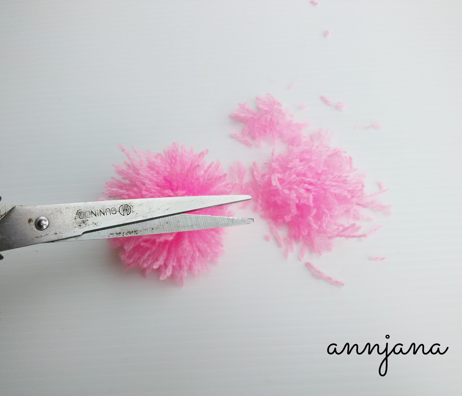 Craft, prakarya, diy: membuat bunga dari benang wol (pom pom flower)