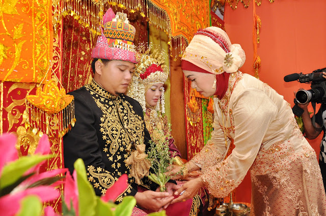 Nikah Dengan Orang Aceh, Akan Dapat Gaji Sejuta Tiap Bulan Tanpa Kerja! Mau?