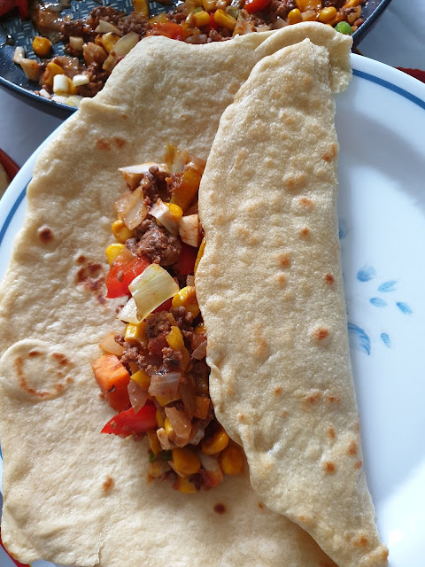 Les tortillas ou fajitas , faits maison;Les tortillas ou fajitas , faits maison