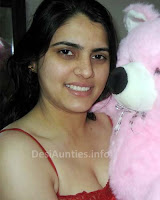 Hottest Indian Aunties ever seen | HOT MALLU AUNTIES