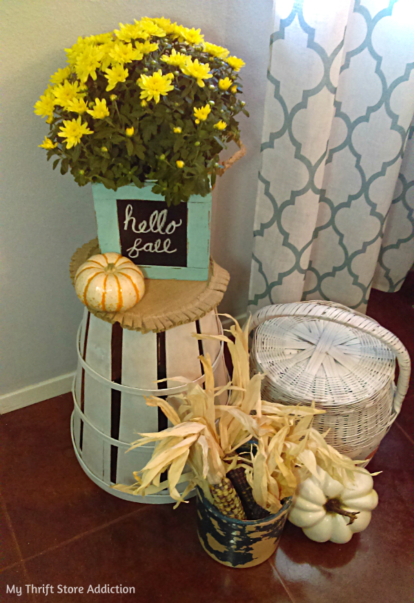 Farmhouse fall vignette