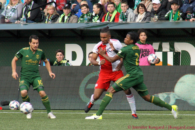 so many balls Sebastián Blanco and Alvas Powell do stuff