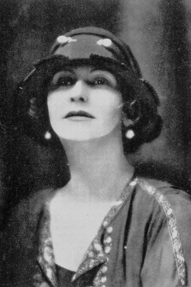 26 Classy and Fabulous Photos of a Young Coco Chanel in the 1910s and ...