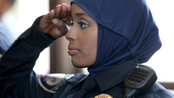 Polisi wa Kike wa Kiislamu Waruhusiwa Kuvaa Hijabu