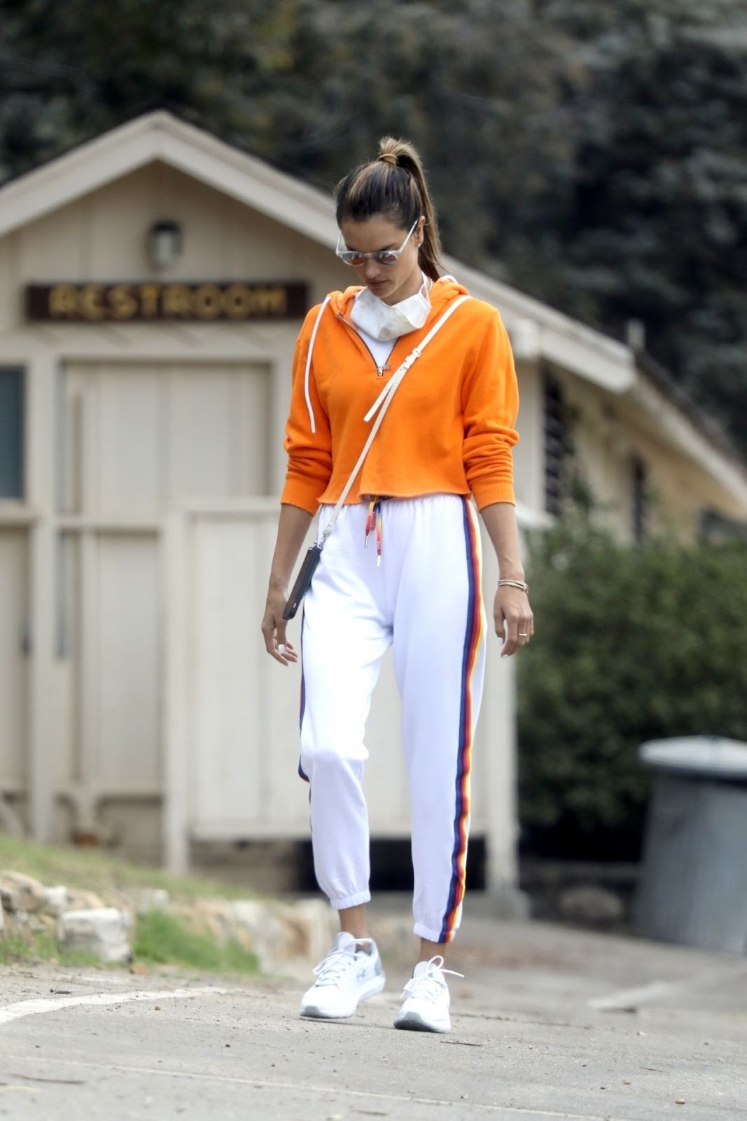 Alessandra Ambrosio - Pacific Palisades Mountain Trails 5 Aug -2020