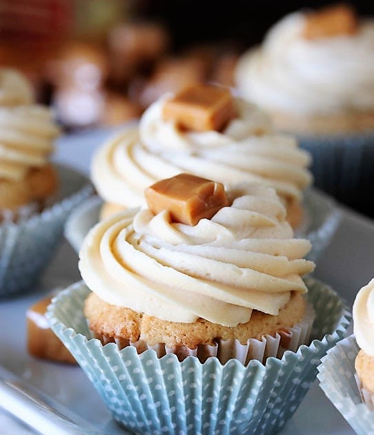 Salted Caramel Cupcakes with Caramel Cream Cheese Frosting