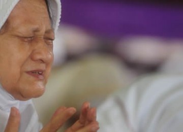 Ya Allah, Aku Lelah, Pensiunkan Saja Diriku Menjadi Seorang Ibu Ya Allah, Aku Lelah, Pensiunkan Saja Diriku Menjadi Seorang Ibu