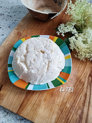 Formaggio fresco fatto in casa senza caglio