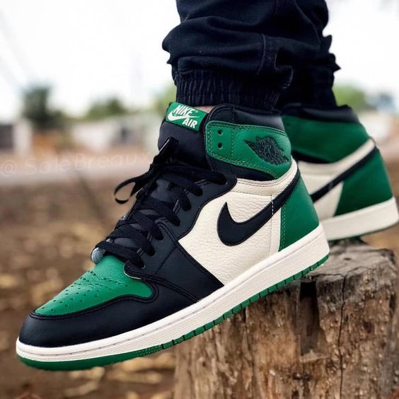 Air Jordan 1 Retro High OG 'Pine Green'
