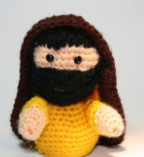 http://unbuhoeneldesvan.com/web/montando-el-belen-iii-san-jose-amigurumi/