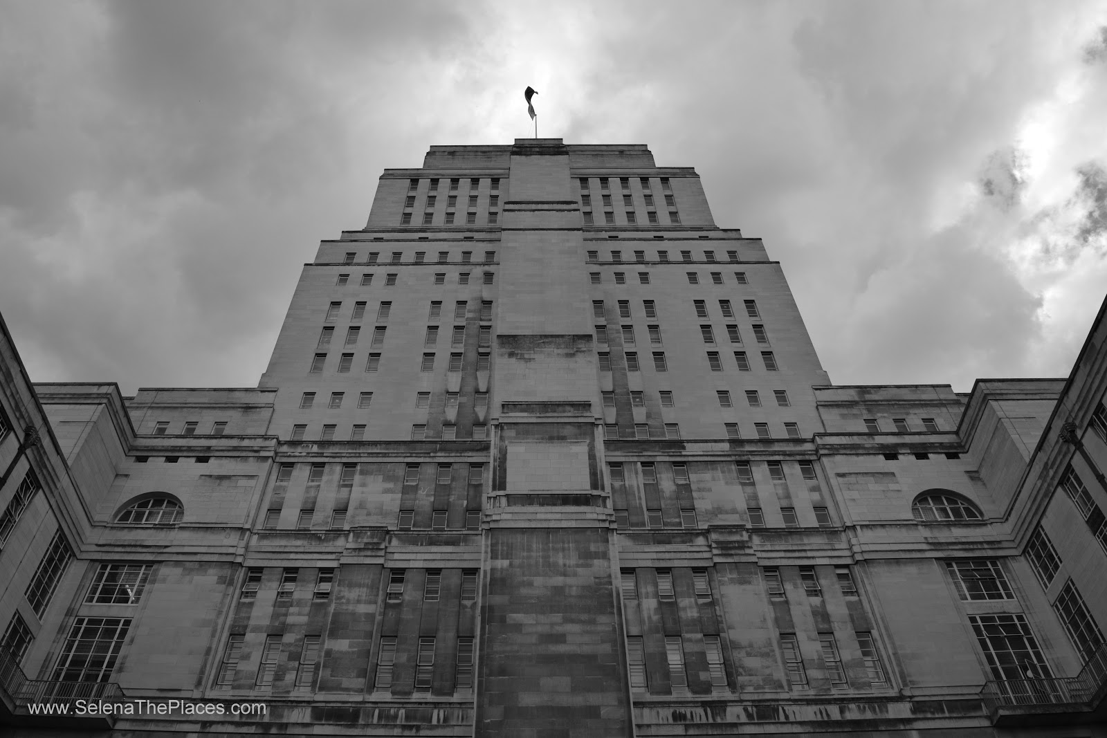 Art Deco in Bloosmbury Tour with London Unravelled