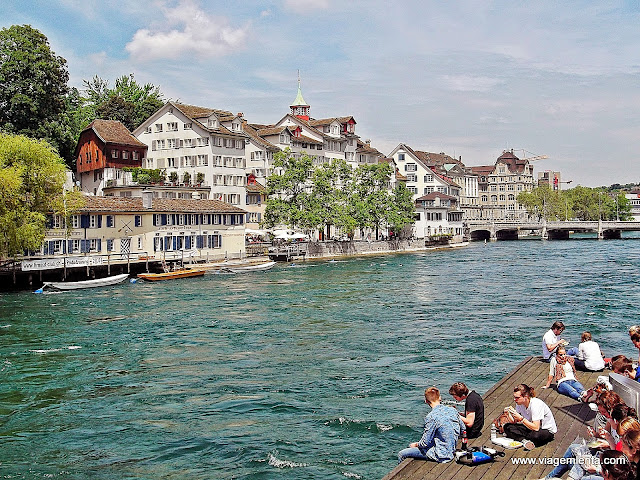 Farofada suíça no rio Limmat