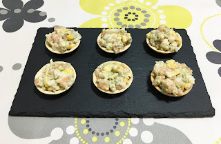 Tartlets of salmon and avocado