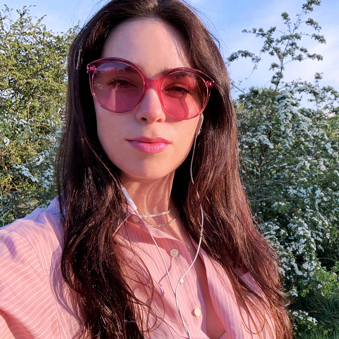 Vintage pink shirt and retro Gucci sunglasses #InstaRainbowChallenge - Emma Louise Layla, London style blogger