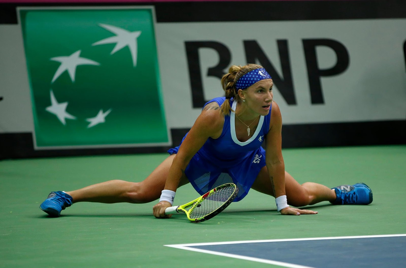 Найти спорт 1. Женский теннис Россия. Кубок Федерации по теннису Шарапова Кузнецова Мыскина. Риск теннисистка. Кубок Федерации по теннису фото.