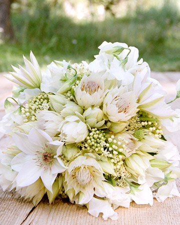 Romantic Wedding Bouquet Beautiful bouquets from Emici Bridal 