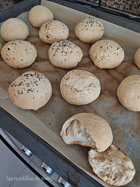 Panecillos recien sacados del horno