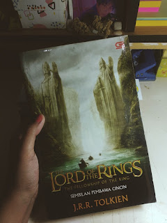 Lord of The Rings: The Fellowship of The Ring oleh JRR Tolkien