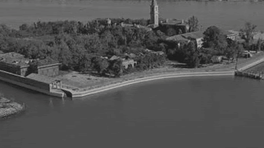 La Isla de Povlegia, Italia