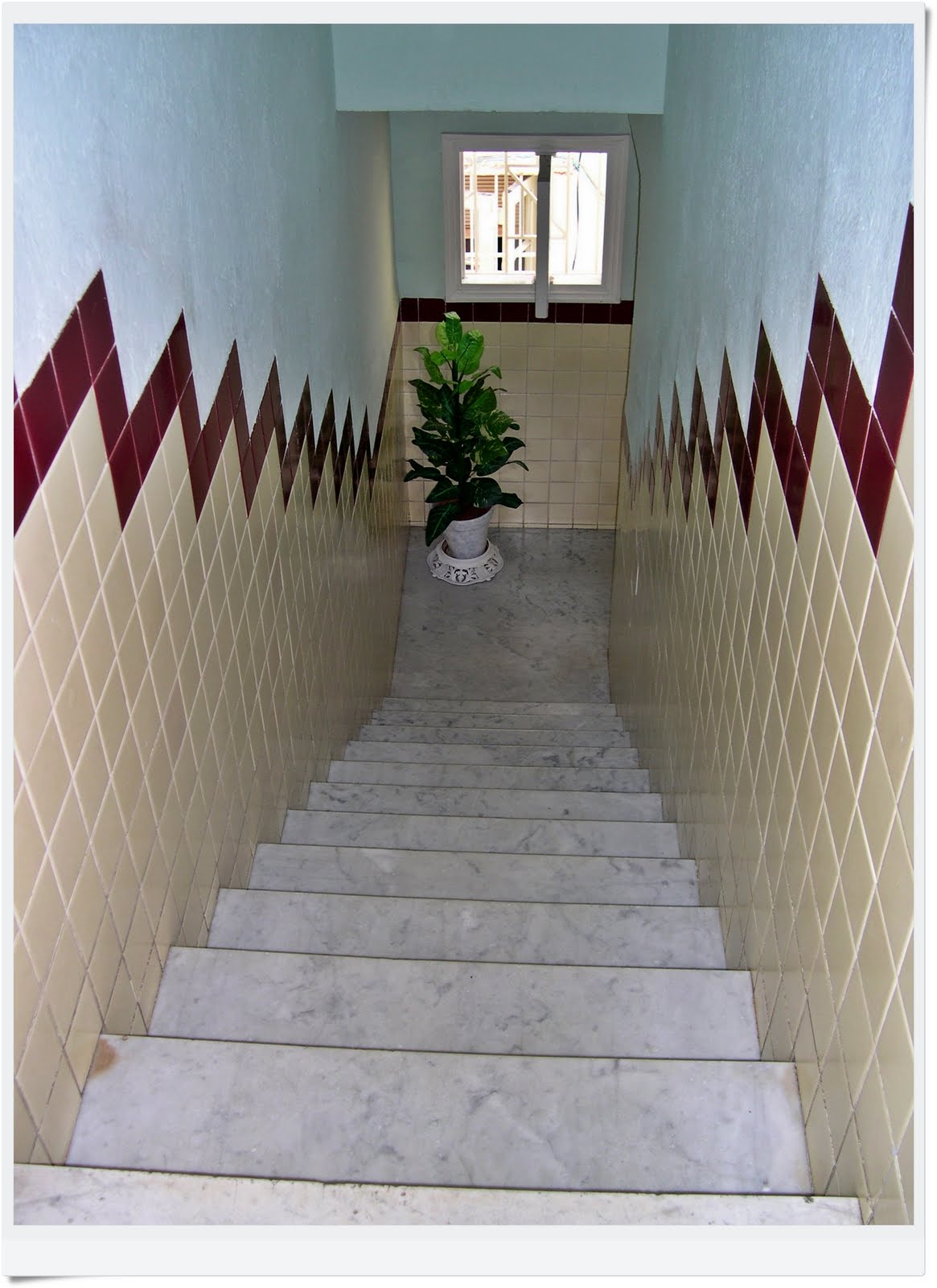 Room for Rent: Escalera de entrada