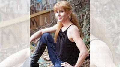 Mantan Stripper Mencurahkan Isi Hatinya Kepada Tuhan Saat Dia Dengarkan Album Kanye West "Jesus Is King"