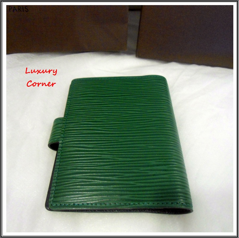 My Luxury Corner: Louis Vuitton Epi Leather Money & Card Holder