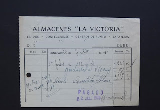  Factura emitida el 22 de julio de 1955 por Almacenes "La Victoría"  por petos y gabardos.