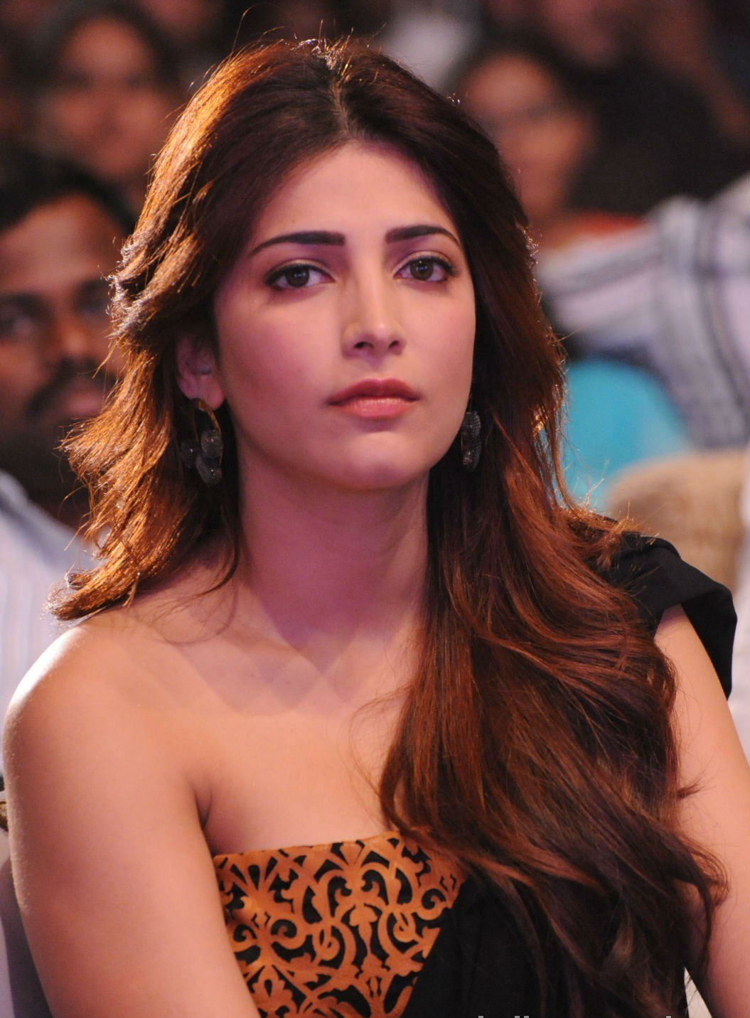 Shruti Haasan At The Telugu Film 'Balupu' Audio Release Event | SAARI NEWS
