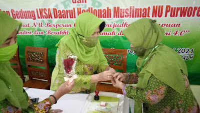 Nyai. Hj. Maslichati Madhan Anis Nahkodai Pimpinan Cabang Muslimat NU Kabupaten Purworejo masa khidmah 2020 -2025