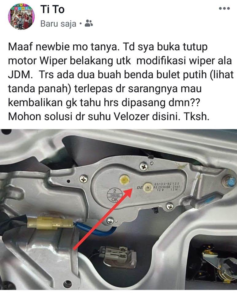 Part plastik dari motor wiper belakang Veloz {Ti To}