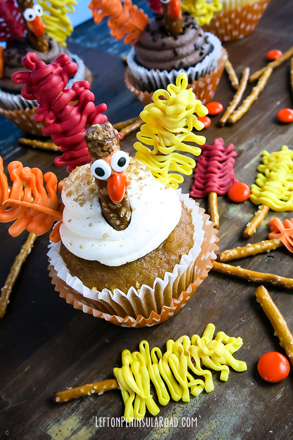 Thanksgiving Turkey Cupcakes Left on Peninsula Road