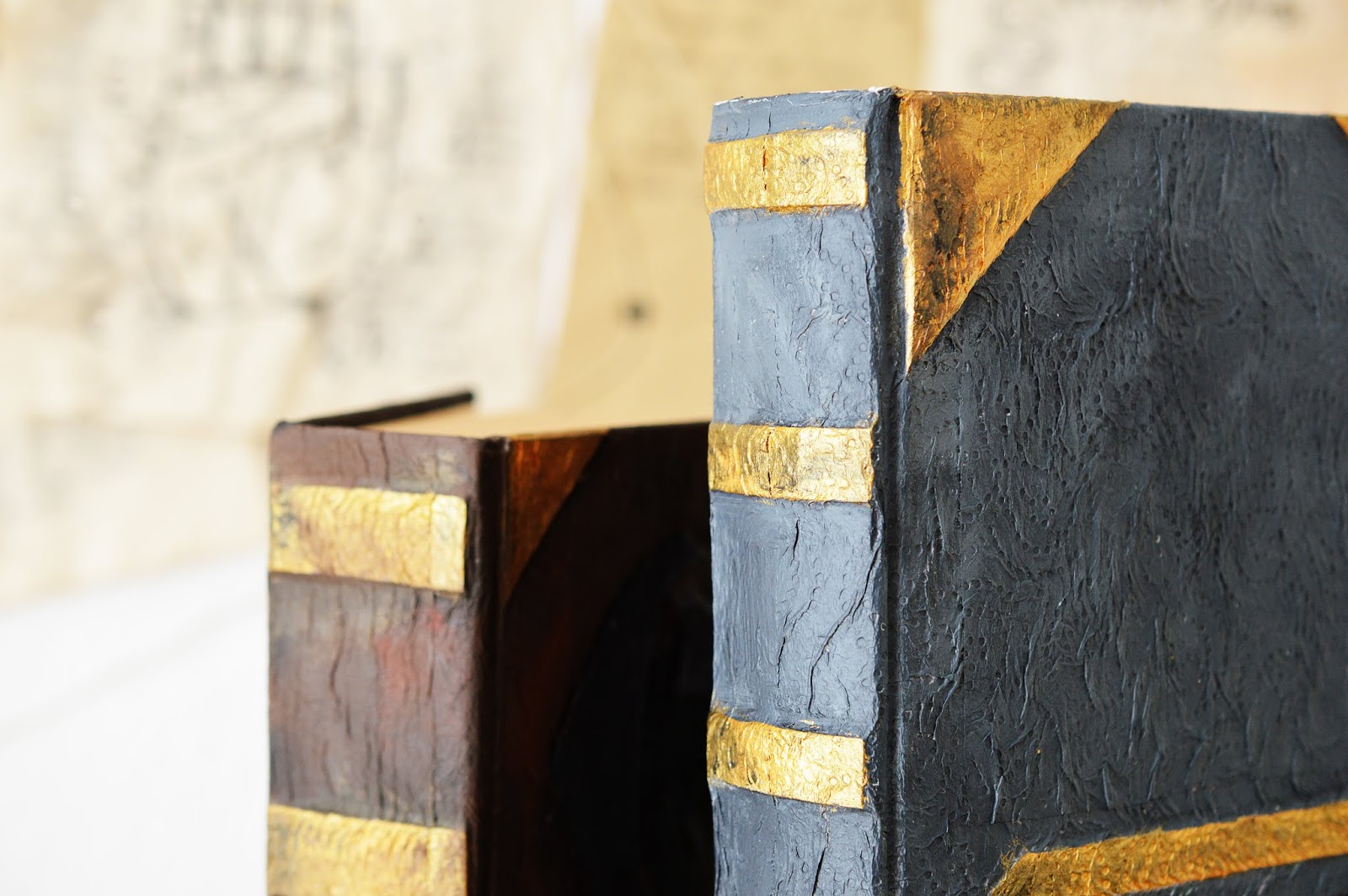 Wicked Halloween Prop DIY Papiermâché Spell Book Motte