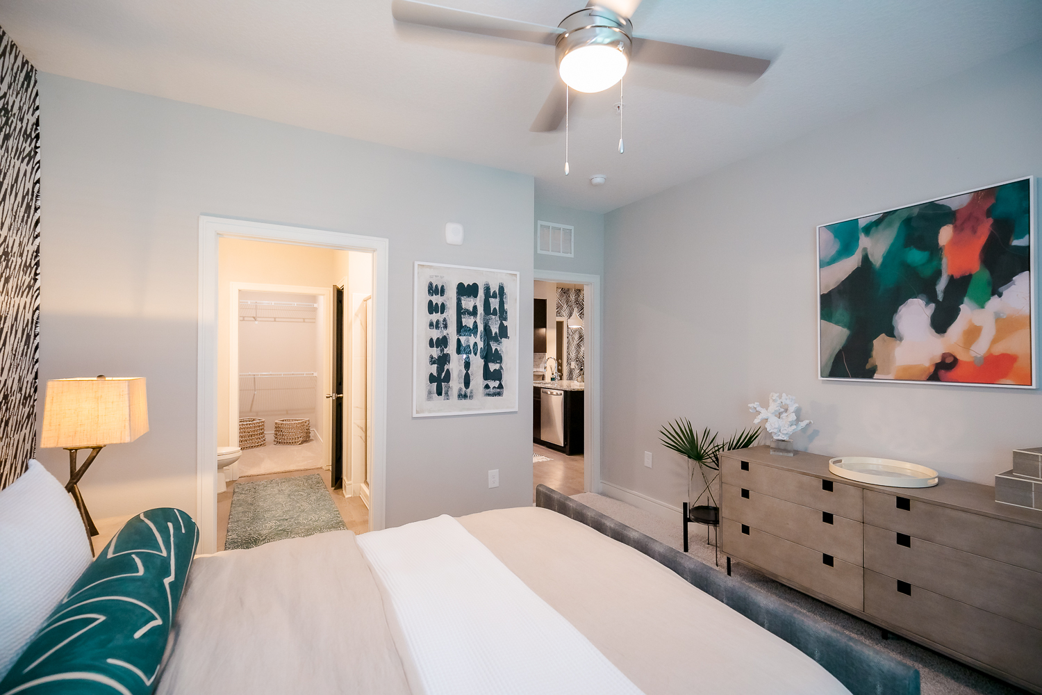 Alexa, play "New Apartment" by Ari Lennox